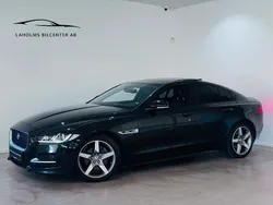 Svart Begagnad 2018 Jaguar XE R-Sport Sedan | 159 900 kr (Bra pris)