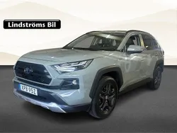Grön Begagnad 2024 Toyota RAV4 Hybrid SUV | 469 900 kr (Marknadspris)