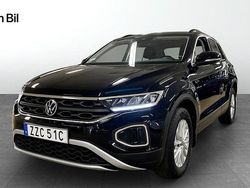 Svart (deep black pearl) Begagnad 2022 VW T-Roc Life SUV | 224 900 kr (Marknadspris)
