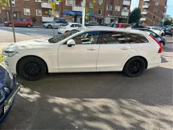 Vit Begagnad 2017 Volvo V90 Momentum Kombi | 165 000 kr (Superpris)