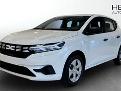 Vit (white) Ny 2025 Dacia Sandero Essentiel Halvkombi | 189 900 kr (Marknadspris)