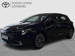 Svart Begagnad 2024 Toyota Corolla Hybrid Style Halvkombi | 304 900 kr (Marknadspris)