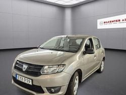 Ljusbrun Begagnad 2015 Dacia Sandero Halvkombi | 58 900 kr (Marknadspris)