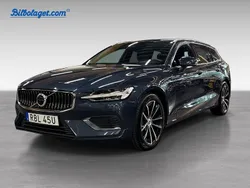 Mörkblå (blå) Begagnad 2025 Volvo V60 Plus Kombi | 549 000 kr (Dyr)