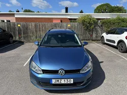 Blå Begagnad 2014 VW Golf VII Kombi | 114 900 kr (Marknadspris)