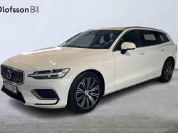 Vit Begagnad 2021 Volvo V60 Kombi | 319 000 kr (Superpris)