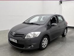 Grå Begagnad 2010 Toyota Auris Halvkombi | 74 000 kr (Marknadspris)