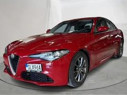 Röd Begagnad 2019 Alfa Romeo Giulia | 229 000 kr
