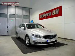 Silver Begagnad 2018 Volvo V60 Momentum Kombi | 189 000 kr (Marknadspris)
