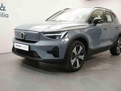 Grå Begagnad 2023 Volvo XC40 Single Motor SUV | 349 900 kr