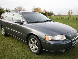 Grå Begagnad 2007 Volvo V70 Momentum Kombi | 49 000 kr (Lite dyr)