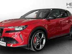 Röd (red) Ny 2025 Alfa Romeo Junior Veloce SUV | 516 800 kr