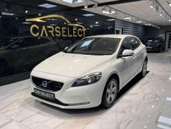 Vit Begagnad 2015 Volvo V40 Kombi | 139 800 kr (Marknadspris)