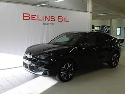 Svart (svart perla nera) Ny 2025 Citroën C4 Halvkombi | 296 900 kr (Lite dyr)