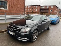 Svart Begagnad 2012 Mercedes C220 Sportkupé | 129 000 kr (Marknadspris)