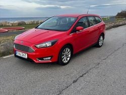 Röd Begagnad 2017 Ford Focus Kombi | 125 000 kr (Marknadspris)