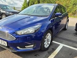 Blå Begagnad 2016 Ford Focus Titanium Halvkombi | 69 900 kr (Bra pris)