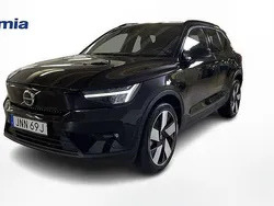 Svart Begagnad 2022 Volvo XC40 Ultimate SUV | 369 900 kr