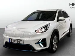 Vit (white) Begagnad 2022 Kia e-Niro Advance SUV | 269 900 kr (Marknadspris)