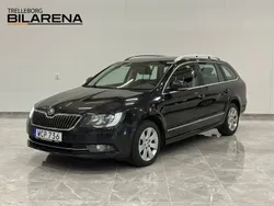 Svart Begagnad 2015 Skoda Superb Kombi | 109 900 kr (Bra pris)