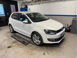 Vit Begagnad 2012 VW Polo Halvkombi | 62 500 kr (Marknadspris)