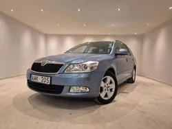 Ljusgrå Begagnad 2011 Skoda Octavia Elegance Kombi | 59 900 kr (Marknadspris)