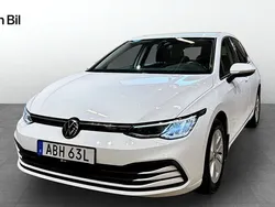 Vit (pure white) Begagnad 2022 VW Golf VIII Life Halvkombi | 254 900 kr (Lite dyr)