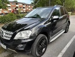 Svart Begagnad 2010 Mercedes ML350 AMG SUV | 109 000 kr (Marknadspris)