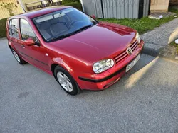 Röd Begagnad 2001 VW Golf IV Basis Halvkombi | 25 000 kr (Marknadspris)