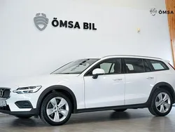 Vit Begagnad 2020 Volvo V60 CC SE Kombi | 269 800 kr (Bra pris)