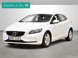 Vit Begagnad 2016 Volvo V40 Kinetic Halvkombi | 144 900 kr (Marknadspris)