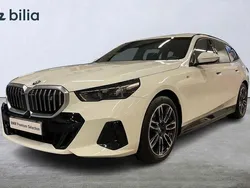 Vit Begagnad 2024 BMW i5 M Sport Sedan | 689 000 kr