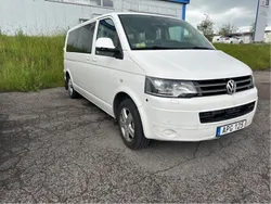 Vit Begagnad 2015 VW Caravelle Comfortline Minibuss | 170 000 kr (Superpris)