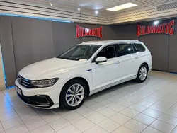 Vit Begagnad 2020 VW Passat GTE Kombi | 229 900 kr (Marknadspris)