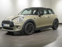 Grå Begagnad 2019 Mini Cooper Pepper Halvkombi | 149 800 kr (Marknadspris)