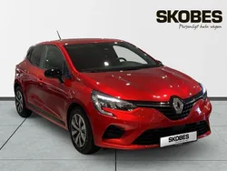 Röd Begagnad 2023 Renault Clio V Equilibre Halvkombi | 184 500 kr (Marknadspris)