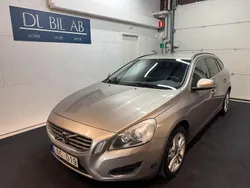 Ljusbrun (brun) Begagnad 2011 Volvo V60 Momentum Kombi | 79 900 kr (Marknadspris)