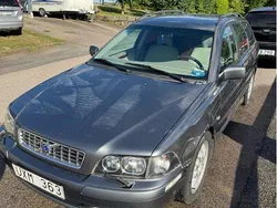 Grå Begagnad 2004 Volvo V40 Kombi | 20 000 kr (Lite dyr)