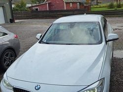 Vit Begagnad 2015 BMW 320 Sedan | 160 000 kr (Marknadspris)