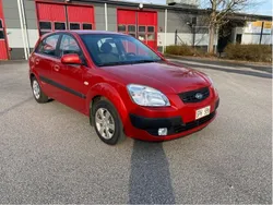 Röd Begagnad 2008 Kia Rio Halvkombi | 22 900 kr (Marknadspris)