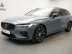Grå Begagnad 2023 Volvo V60 Plus Kombi | 499 900 kr (Marknadspris)