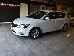 Vit Begagnad 2010 Kia Ceed 3 Kombi | 64 900 kr (Marknadspris)