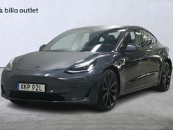 Grå Begagnad 2020 Tesla Model 3 Performance Sedan | 319 900 kr (Marknadspris)