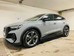 Grå Begagnad 2023 Audi Q4 Sportback e-tron S-Line SUV | 489 000 kr (Bra pris)