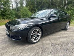 Svart Begagnad 2014 BMW 318 Gran Turismo Sport Line Halvkombi | 89 900 kr (Marknadspris)