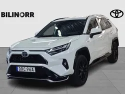 Vit Begagnad 2022 Toyota RAV4 Hybrid Edition SUV | 419 900 kr (Marknadspris)