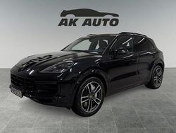 Svart Begagnad 2019 Porsche Cayenne Turbo SUV | 699 000 kr (Marknadspris)