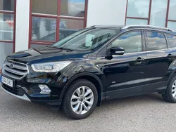 Svart Begagnad 2018 Ford Kuga Titanium SUV | 149 900 kr (Marknadspris)