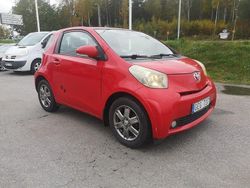 Röd Begagnad 2009 Toyota iQ Halvkombi | 38 000 kr (Bra pris)