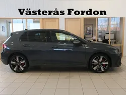 Grå Begagnad 2021 VW Golf VIII GTE Halvkombi | 337 900 kr (Marknadspris)